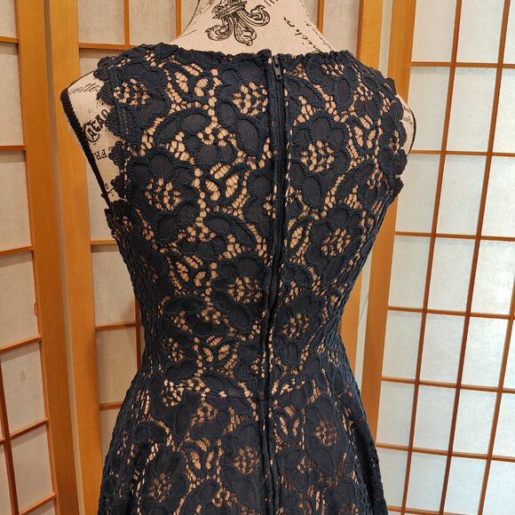 Jodi Kristopher Navy Blue and Tan Floral Lace Dress, Size 3, EUC! - Picture 5 of 6